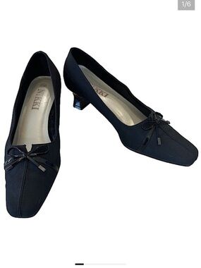 VTG NIKKI Kitten Heels with patent leather bow Women’s Shoes size 7.5